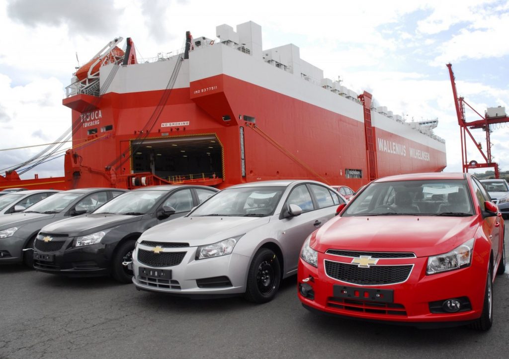 Can auction vehicles be shipped internationally?